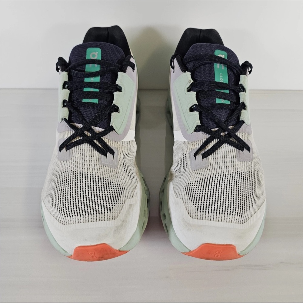 ON Cloudstratus Men’s. White and Mint Athletic Shoes (11.5)